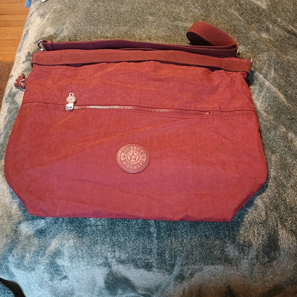 Intense Maroon Esti